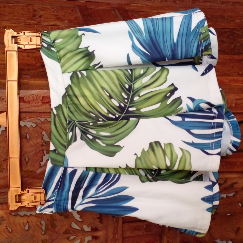 Shein: Shorts - Picture 1 of 6